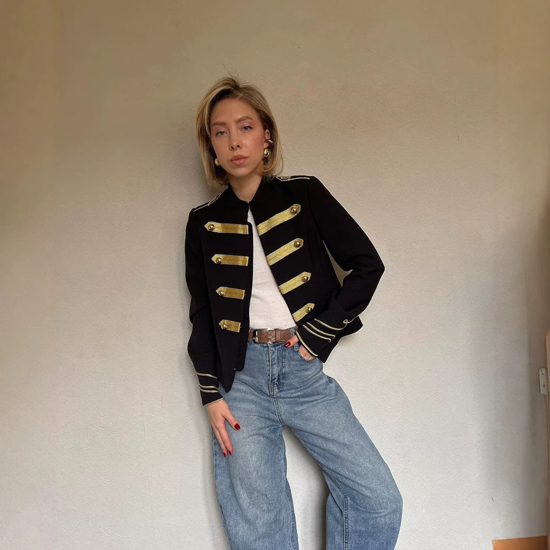Damen Militärinspirierte Kurzjacke mit Stehkragen und goldenen Zierstreifen Nord Taschen