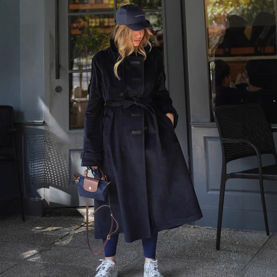 Damen langer Cord-Trenchcoat mit Bindegürtel und Oversize-Schultern Nord Taschen