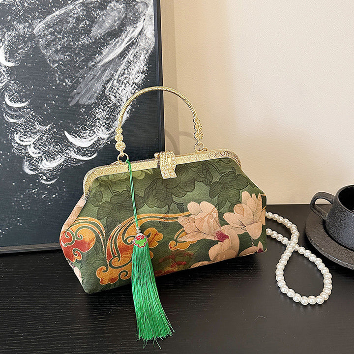 Damen Clutch-Tasche mit floralem Design und elegantem Kettenakzent Nord Taschen