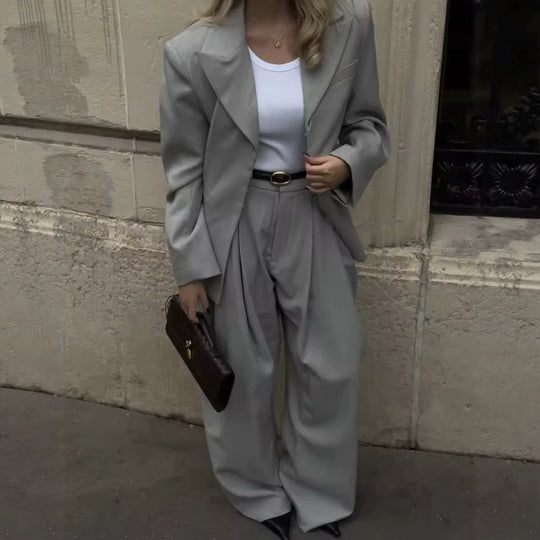 Damen Oversize Zweiteiler: Boxy Blazer und weite Bundfaltenhose Nord Taschen