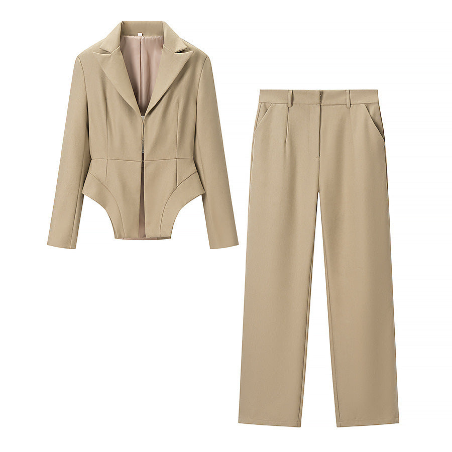 Damen Taillierter Blazer mit Peplum-Schnitt und asymmetrischer Saumführung Nord Taschen