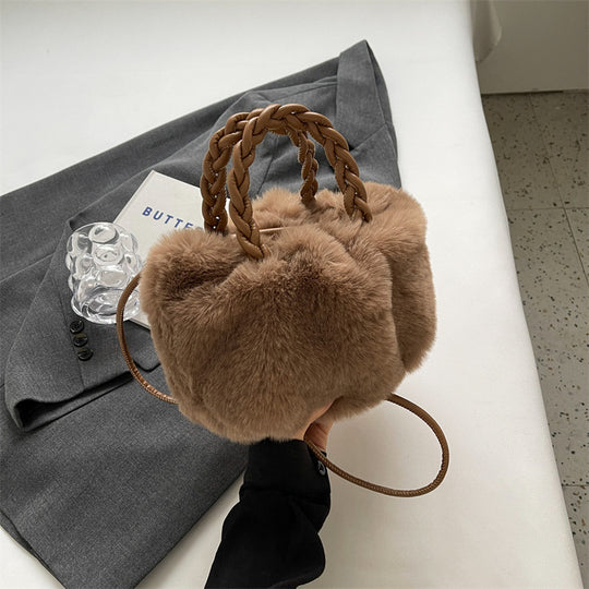 Damen Plüsch Handtasche mit geflochtenem Griff Nord Taschen