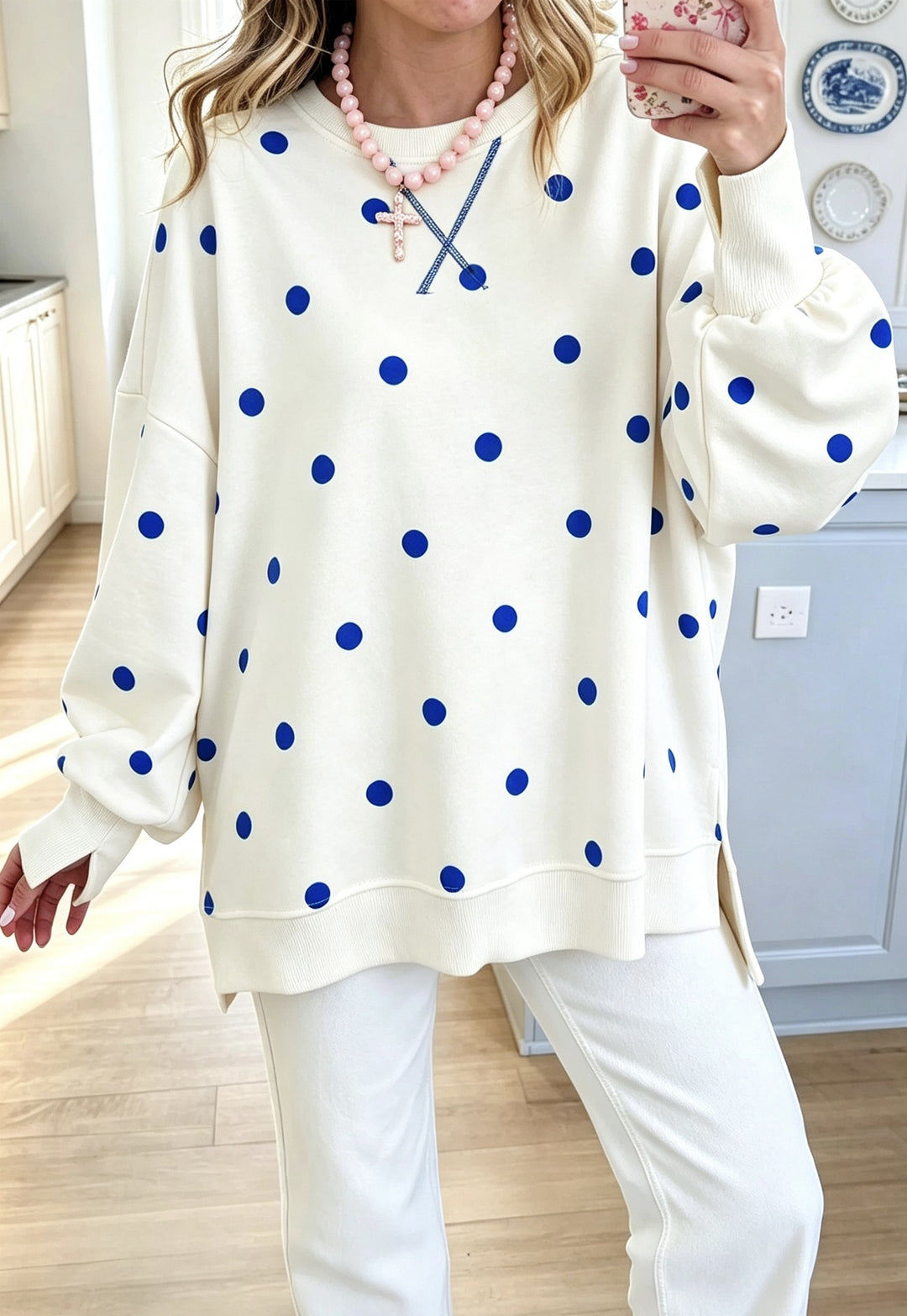 Damen Oversize-Sweatshirt mit Puffärmeln, Polka-Dots und Seitenschlitzen Nord Taschen