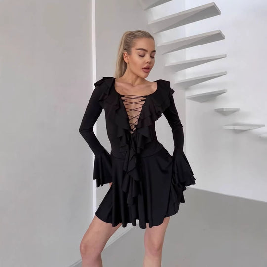 Damen Rüschiges Skaterkleid mit Volants, ausgestelltem Rock und Glockenärmeln Nord Taschen