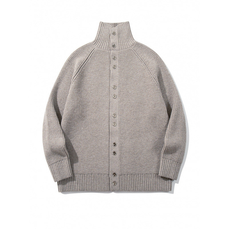 Herren grobgestrickter Knopfcardigan mit hohem Rollkragen und Raglanärmeln Nord Taschen