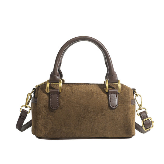 Damen Handtasche mit eleganten Goldakzenten und hochwertigem Veloursleder Nord Taschen