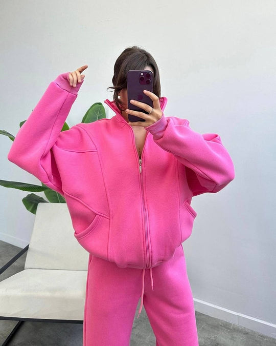 Damen Oversize Fleece-Set mit Reißverschlussjacke und weiten Jogginghosen Nord Taschen