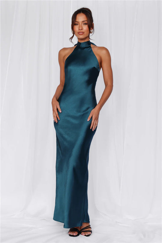 Damen Elegantes Satin-Maxikleid mit hohem Kragen und körpernahem Schnitt Nord Taschen