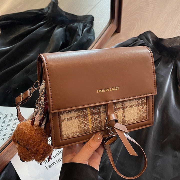 Damen Umhängetasche mit modernem Karodesign Nord Taschen