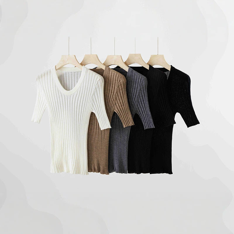 Damen Geripptes Feinstrickshirt mit tiefem U-Ausschnitt und halblangen Ärmeln Nord Taschen