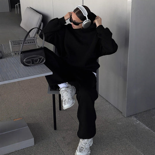 Damen urbanes Oversize-Lounge-Set mit Kapuzenpullover, locker geschnittener High-Waist-Jogginghose und passender Mütze Nord Taschen