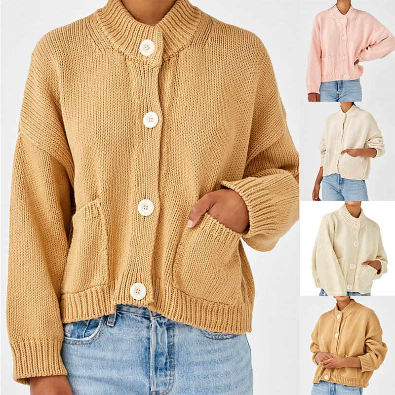 Damen Kurzer Boxy-Cardigan aus Grobstrick mit hoher Knopfleiste und Eingrifftaschen Nord Taschen
