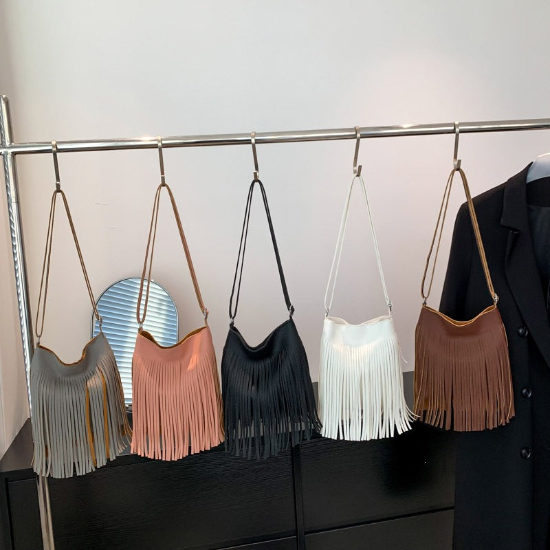 Damen Schalentasche mit Fransen Nord Taschen