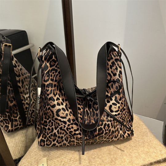 Damen Umhängetasche mit raffiniertem Leopardenmuster und hochwertigen Kunstlederdetails Nord Taschen