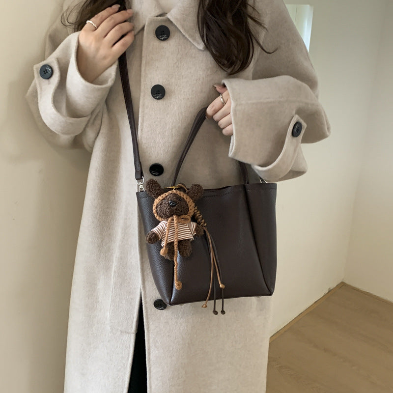 Damen Tragetasche mit niedlichem Teddy-Anhänger Nord Taschen