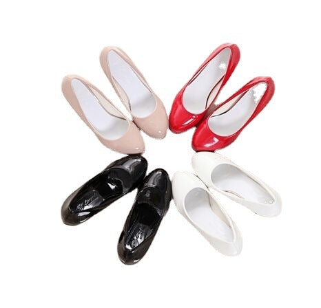 Damen nan Plateau-Pumps mit breitem Blockabsatz in glänzender Lackoptik