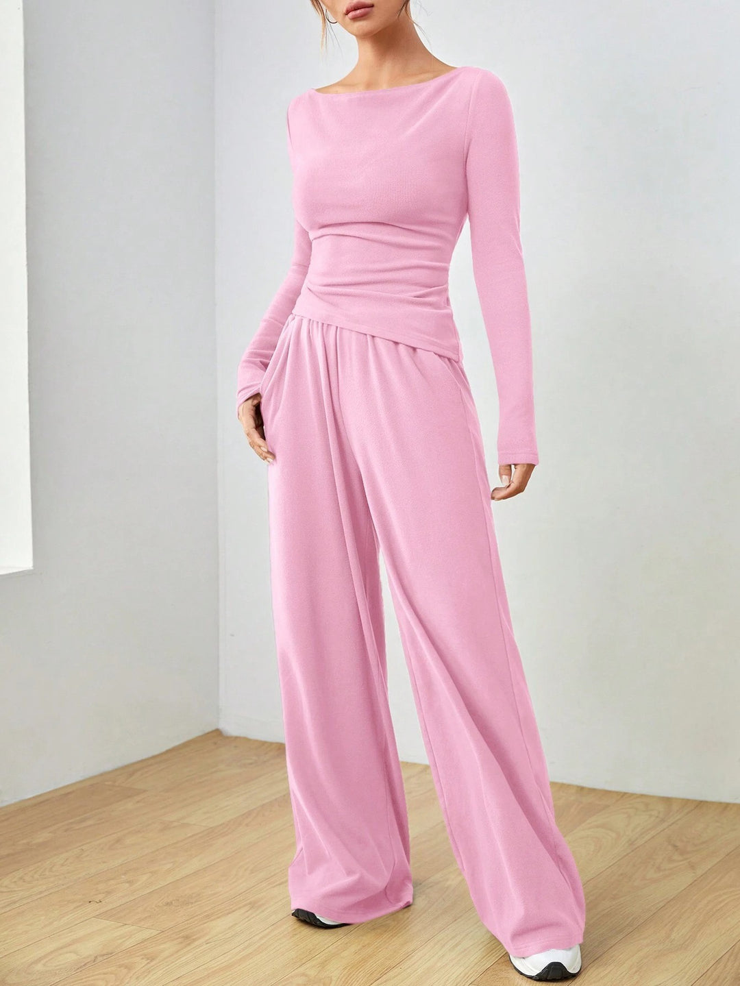 Damen Loungewear-Set aus weichfallendem Jersey mit U-Boot-Ausschnitt, tailliertem Longsleeve und weiter Palazzo-Hose Nord Taschen