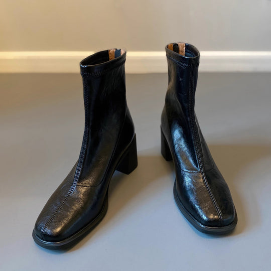 Damen Knöchelstiefelette aus Leder mit quadratischer Zehenpartie und mittlerem Blockabsatz Nord Taschen