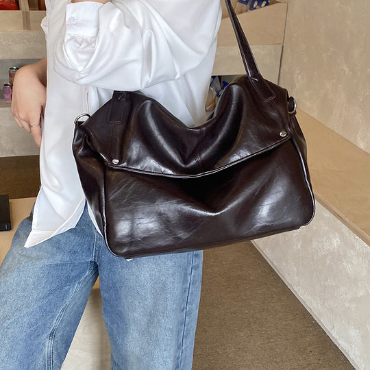 Damen Hobo-Tasche mit modischer Falten-Optik und strukturierten Akzenten Nord Taschen