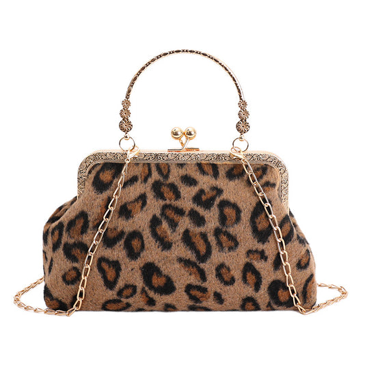 Damen Clutch-Tasche mit stilvollem Leopardenmuster und goldener Rahmen Nord Taschen