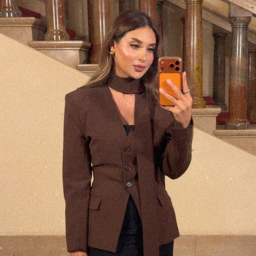 Damen Taillierter Blazer mit Schalkragenband, dreifacher Knopfleiste und Pattentaschen Nord Taschen