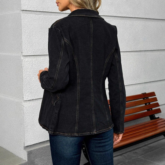 Damen taillierte Denim-Blazerjacke mit Reverskragen und kontrastierender Steppung Nord Taschen
