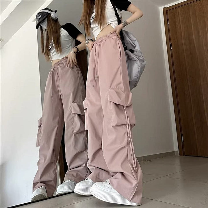Damen Cargo-Hose im urbanen Stil mit weitem Schnitt und praktischen Seitentaschen
