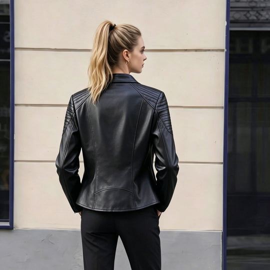 Damen Taillierte Kunstleder-Bikerjacke mit Stehkragen und Stepp-Details Nord Taschen