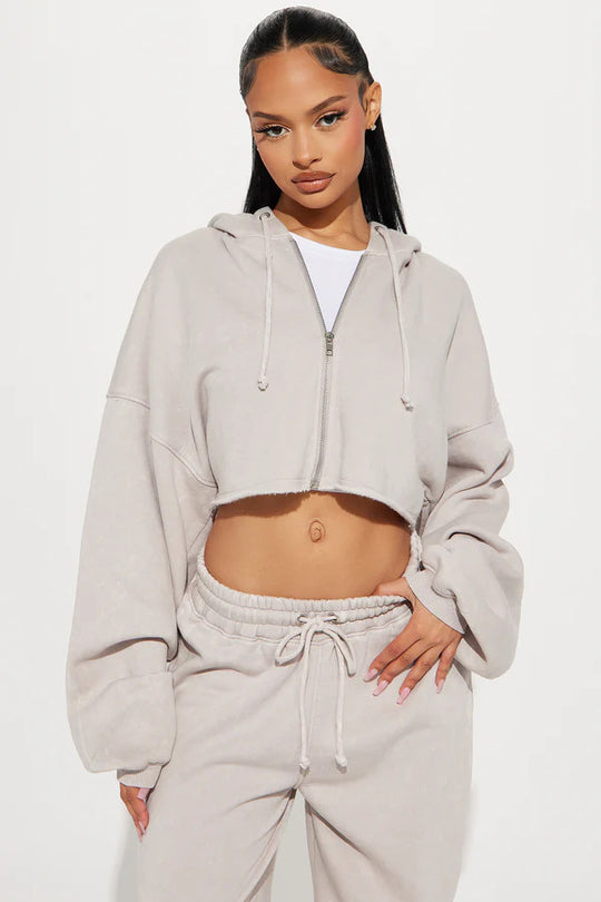 Damen gekürztes Reißverschluss-Kapuzenoberteil und hochtaillierte weite Fleece-Jogginghose Set Nord Taschen