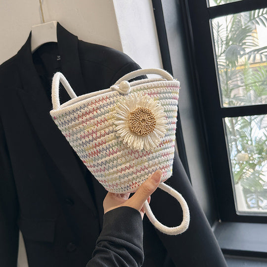 Damen Stofftasche mit floralem Design und einzigartigem Anhänger Nord Taschen