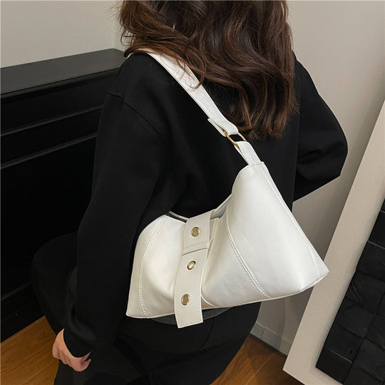 Damen Hobo-Tasche mit praktischem abnehmbarem Schulterriemen und dekorativen Ösen Nord Taschen