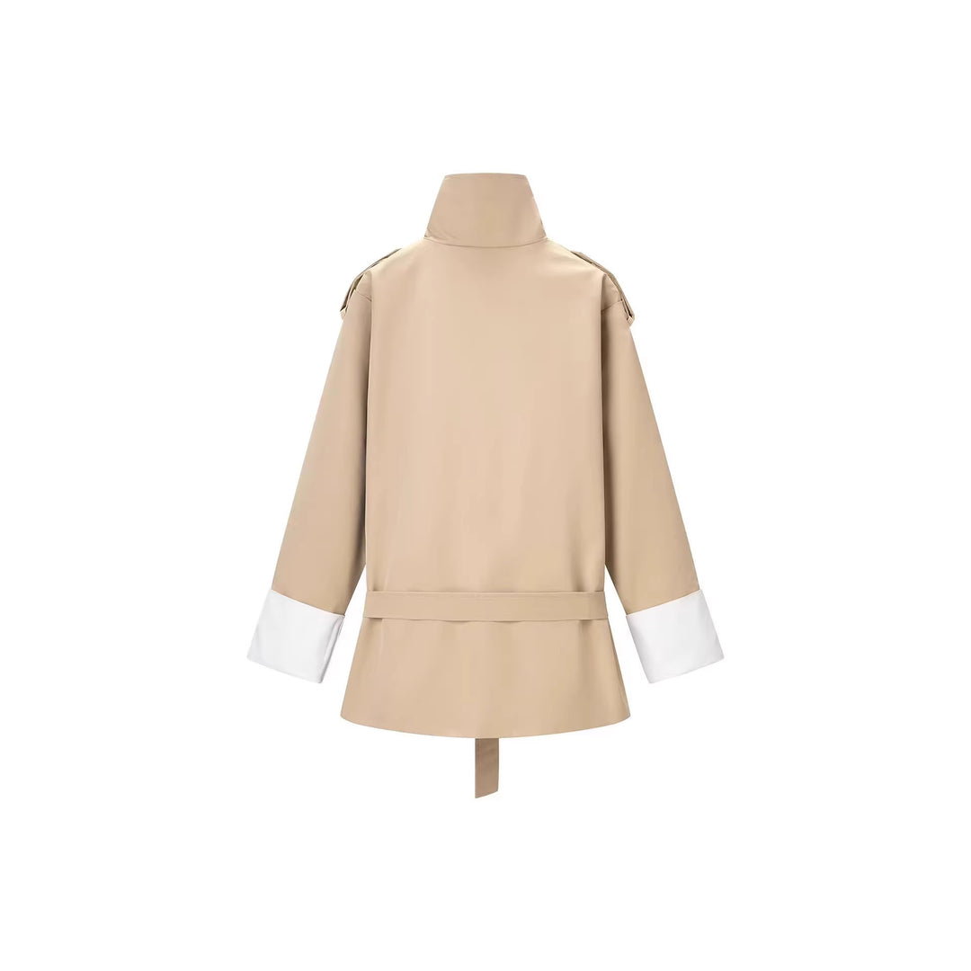 Damen Kurzer Trenchcoat mit Taillengürtel, Stehkragen und Kontrastmanschetten Nord Taschen