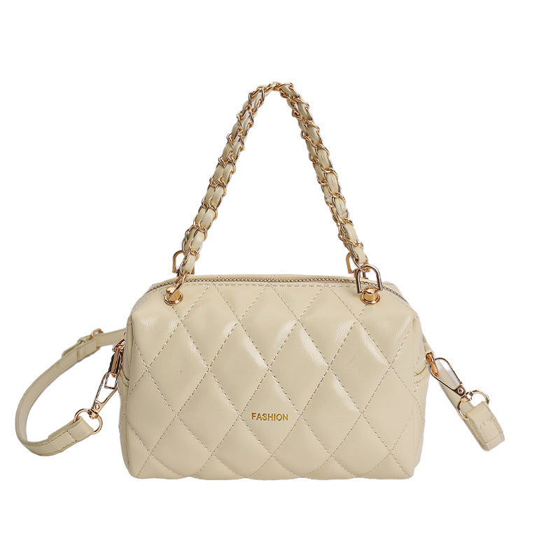 Damen modische Handtasche mit verspieltem Plüsch-Anhänger Nord Taschen