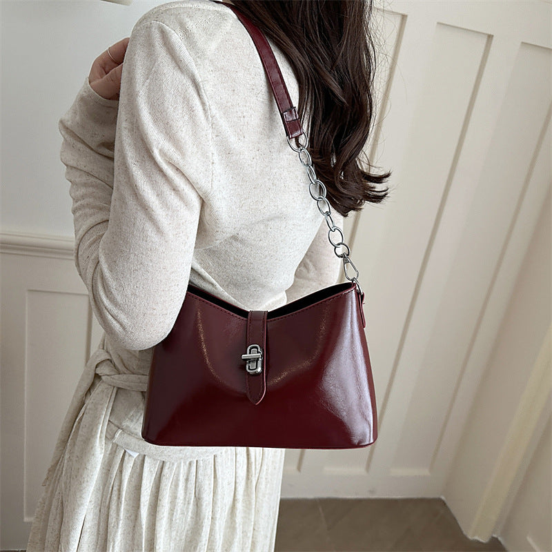 Damen elegante Handtasche mit stilvollem Kettenriemen Nord Taschen