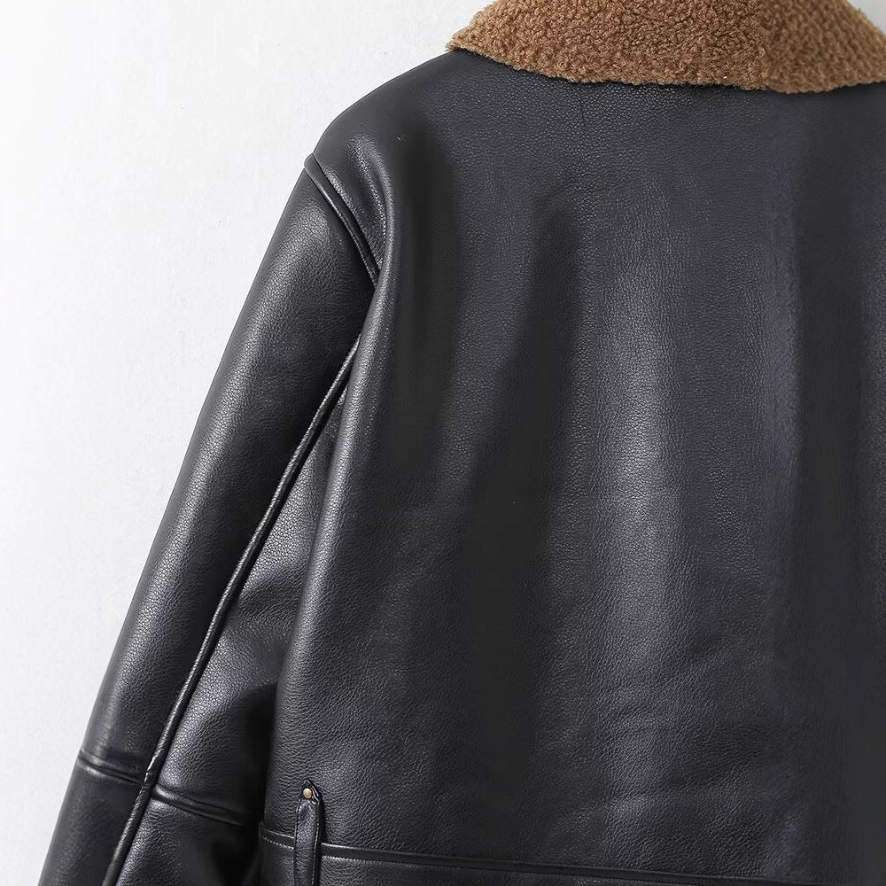 Damen Kurz geschnittene Aviator-Jacke in Lederoptik mit asymmetrischem Reißverschluss und Teddyfutter Nord Taschen