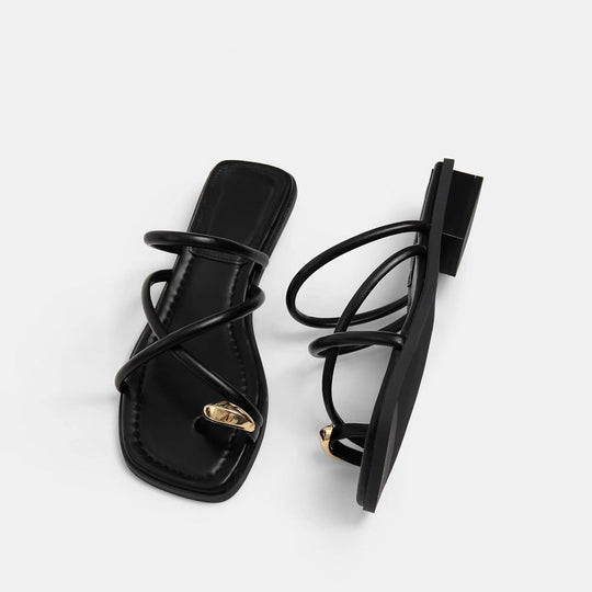 Damen Zehentrenner-Sandalen mit elegantem Riemendesign und goldfarbenem Akzent