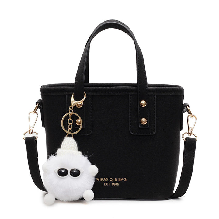 Damen Mini-Tasche mit abnehmbarem Plüschanhänger Nord Taschen