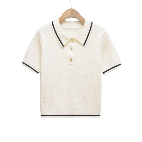 Damen Poloshirt mit strukturiertem Material und edlen Knopfdetails