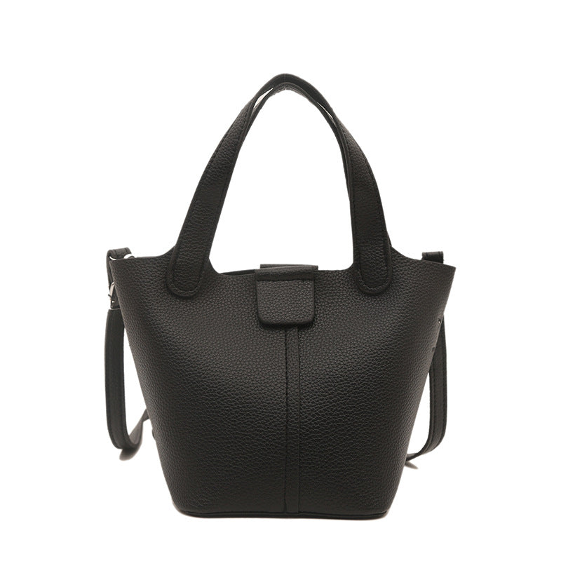 Damen Handtasche aus strukturiertem Kunstleder mit praktischem Magnetverschluss Nord Taschen