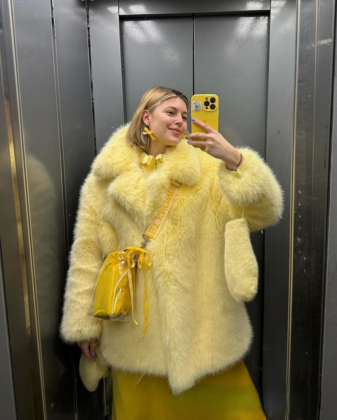 Damen Langfloriger Oversize Kunstpelz‑Mantel mit Boxy‑Silhouette und offenem Schnitt Nord Taschen