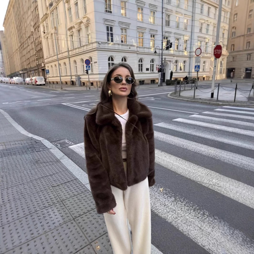 Damen Kurzer boxy Kunstfell‑Blouson mit klassischem Reverskragen und seidiger Fütterung Nord Taschen
