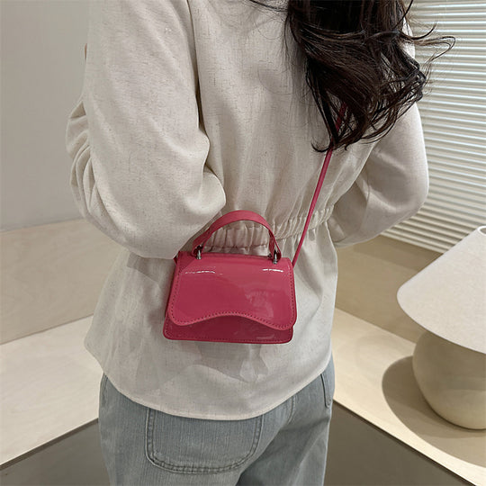 Damen Mini-Handtasche mit glänzendem Design Nord Taschen