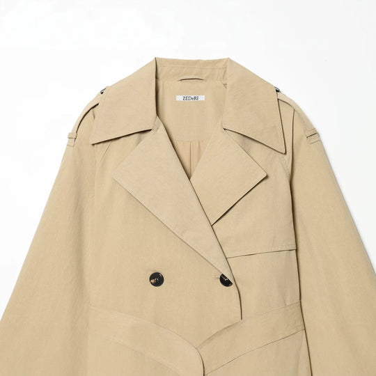 Damen kurzgeschnittener Trenchcoat mit Taillengürtel und Doppelreiher Nord Taschen