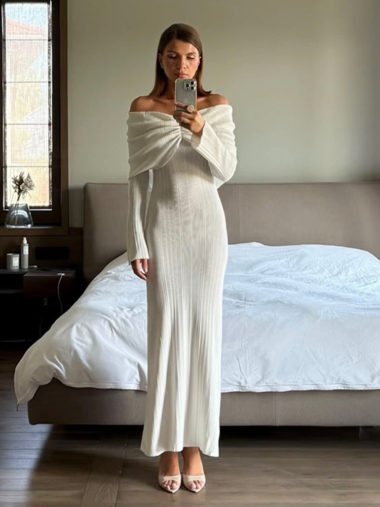 Damen Schulterfreies Maxikleid aus geripptem Feinstrick mit drapiertem Carmen‑Ausschnitt und figurnaher Silhouette Nord Taschen