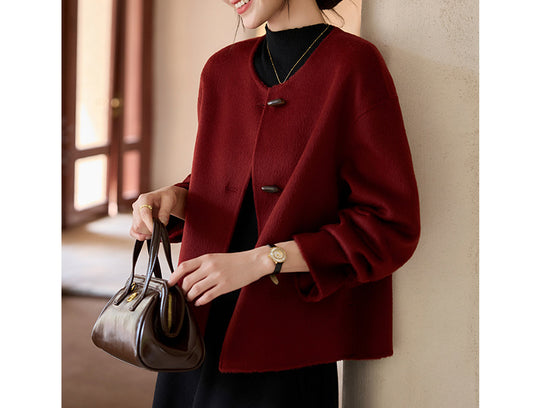 Damen Kurze Wollmix-Jacke mit Rundhalsausschnitt, Ballonärmeln und Knebelknöpfen Nord Taschen