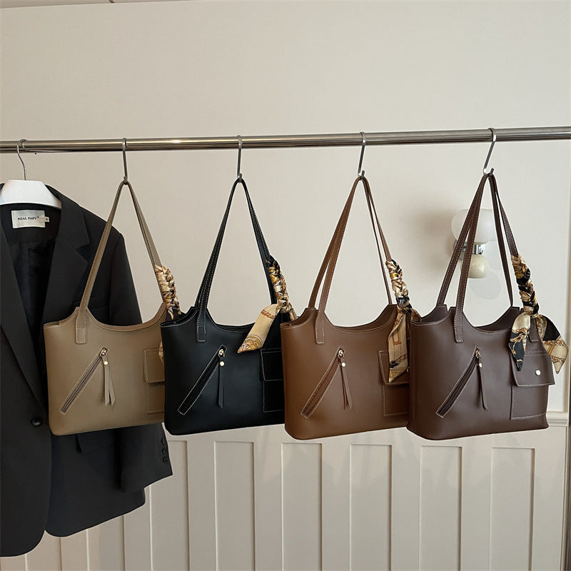 Damen moderne Handtasche mit praktischen Fächern und kreativen Designelementen Nord Taschen
