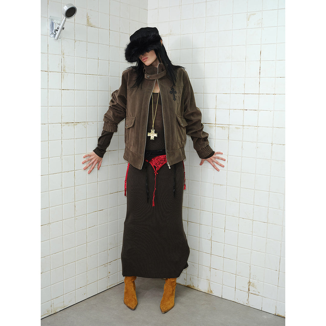Herren Kurz geschnittener Velours‑Blousonjacke mit Funnelkragen, aufgesetzten Pattentaschen und Zierkreuz‑Applikation Nord Taschen
