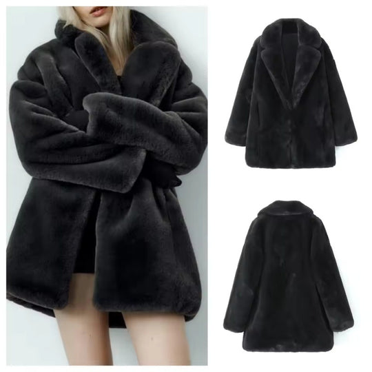 Damen Kurzmantel aus ultraflauschigem Hochflor‑Faux‑Fur mit kastiger Silhouette und voluminösem Reverskragen Nord Taschen