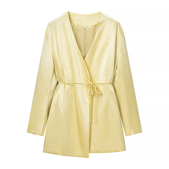 Damen Zweiteiliges Satin-Ensemble mit Wickelblazer und weiter Plissee-Hose Nord Taschen