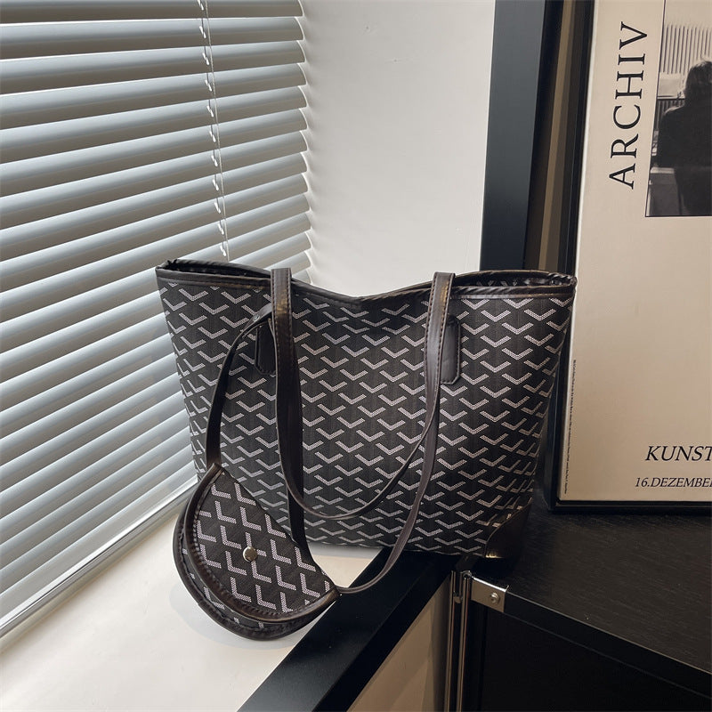 Damen Shopper-Tasche mit praktischer Innentasche und modernem Design Nord Taschen
